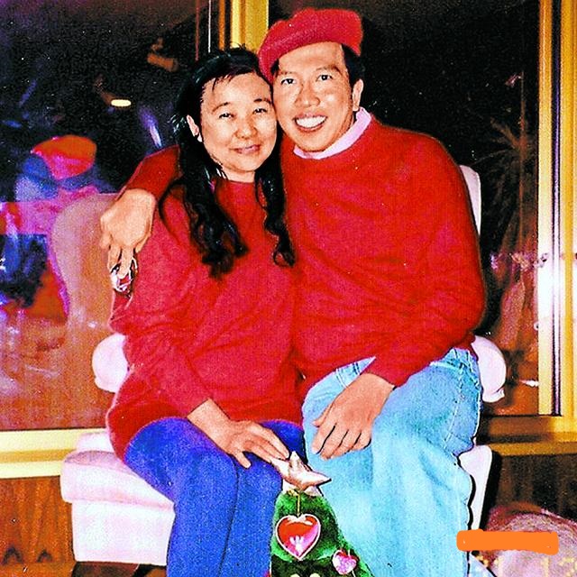 龔如心病重留院期間，陳振聰被指到醫院為其按摩。