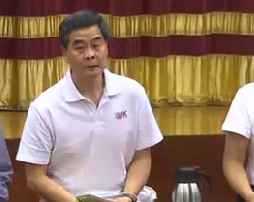 特首梁振英一改上次天水圍論壇發言「強硬」風格,強調政府與立法會合作無間,並已取得一定工作成績。