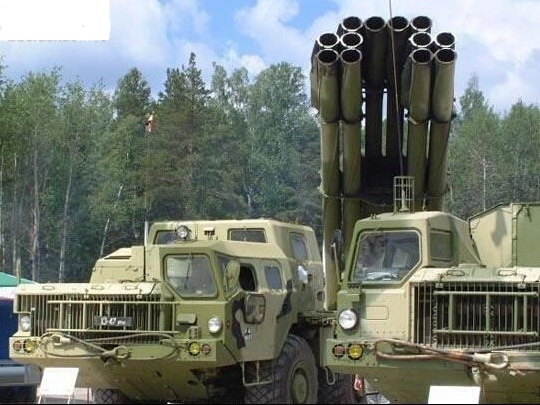 俄軍龍捲風大口徑火箭炮