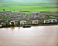 威化島位於鴨綠江上游，面積約 36平方公里。