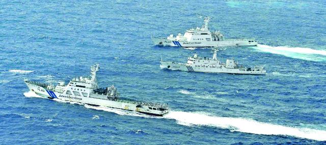 中國執法船昨進入釣魚台周邊12海里海域。