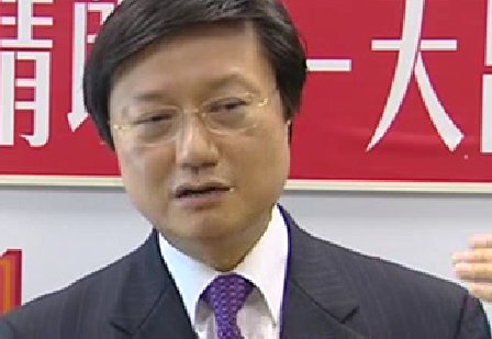行政會議成員林奮強宣布，昨日向行政長官申請休假，直至另行通知為止。有關要求今天已獲行政長官接納。